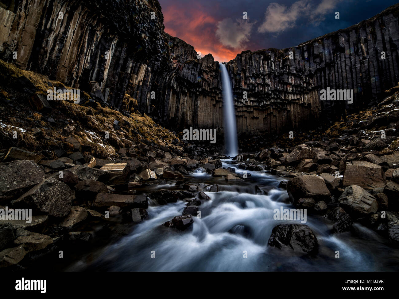 Schwarz fällt, oder svarti Foss in Skaftafell Nationalpark an der südlichen Küste von Island Stockfoto