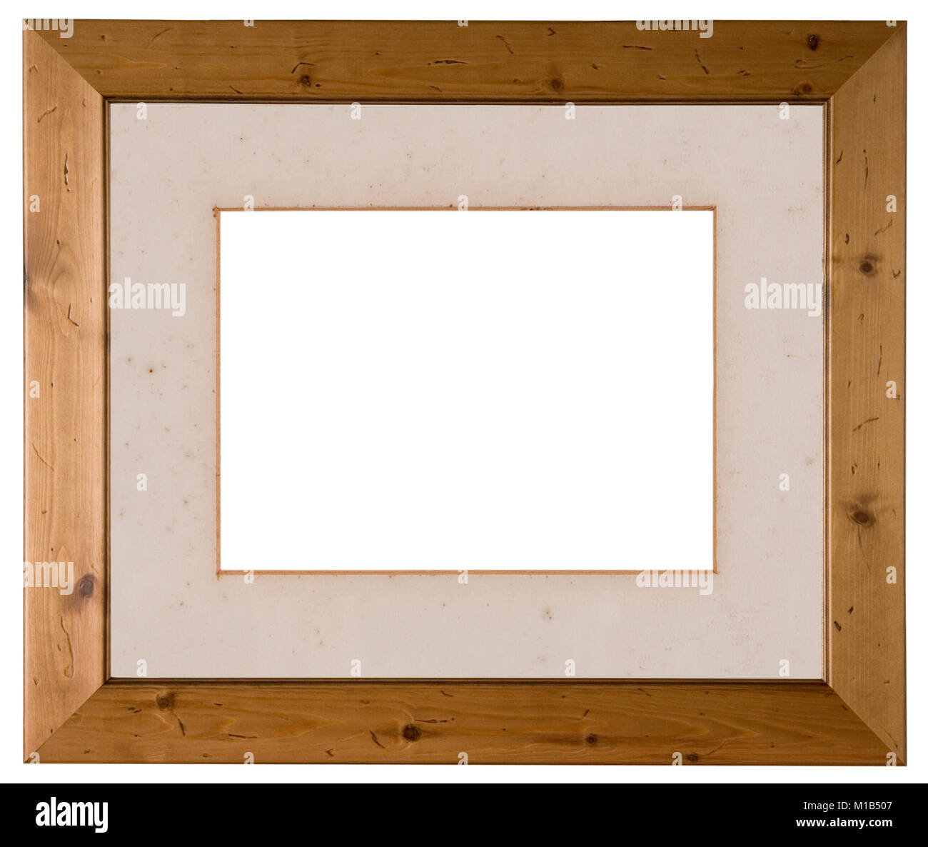 Leer aus Pinienholz Bilderrahmen mit einem stark stockig auf Weiß, Querformat mount isoliert Stockfoto