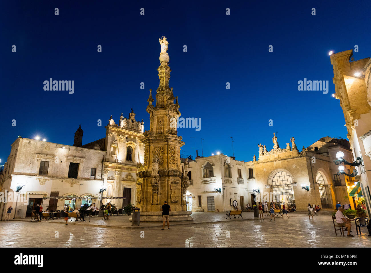 Guglia dell'Immacolata Concezione. Der Unbefleckten Empfängnis spire. Piazza Amedeo. Stadt Bitonto Apulien Italien Stockfoto