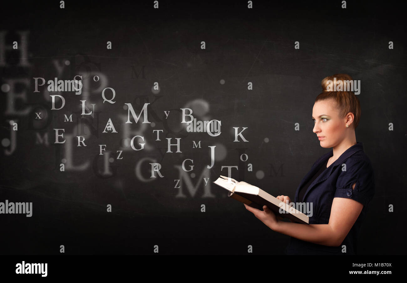Dame Englisch 4 Buchstaben Junge Dame ein Buch lesen mit Buchstaben des Alphabets aus dem Buch