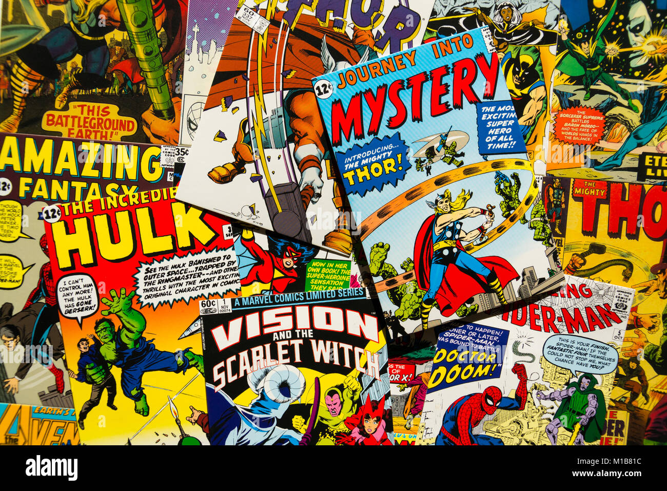 Prag, tschechische Republik - 29. Januar: Bunte vintage Comic Magazin deckt, oben flach Zusammensetzung am 29 Januar, 2018 in Prag Stockfoto