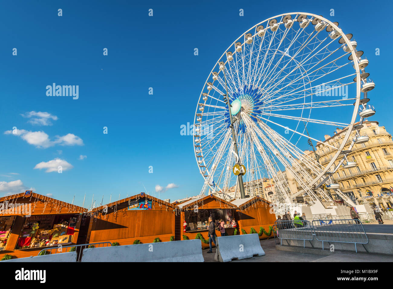 Marseille, Frankreich - Dezember 4, 2016: Großes Riesenrad auf Platz der alte Hafen von Marseille, Provence, Frankreich. Stockfoto