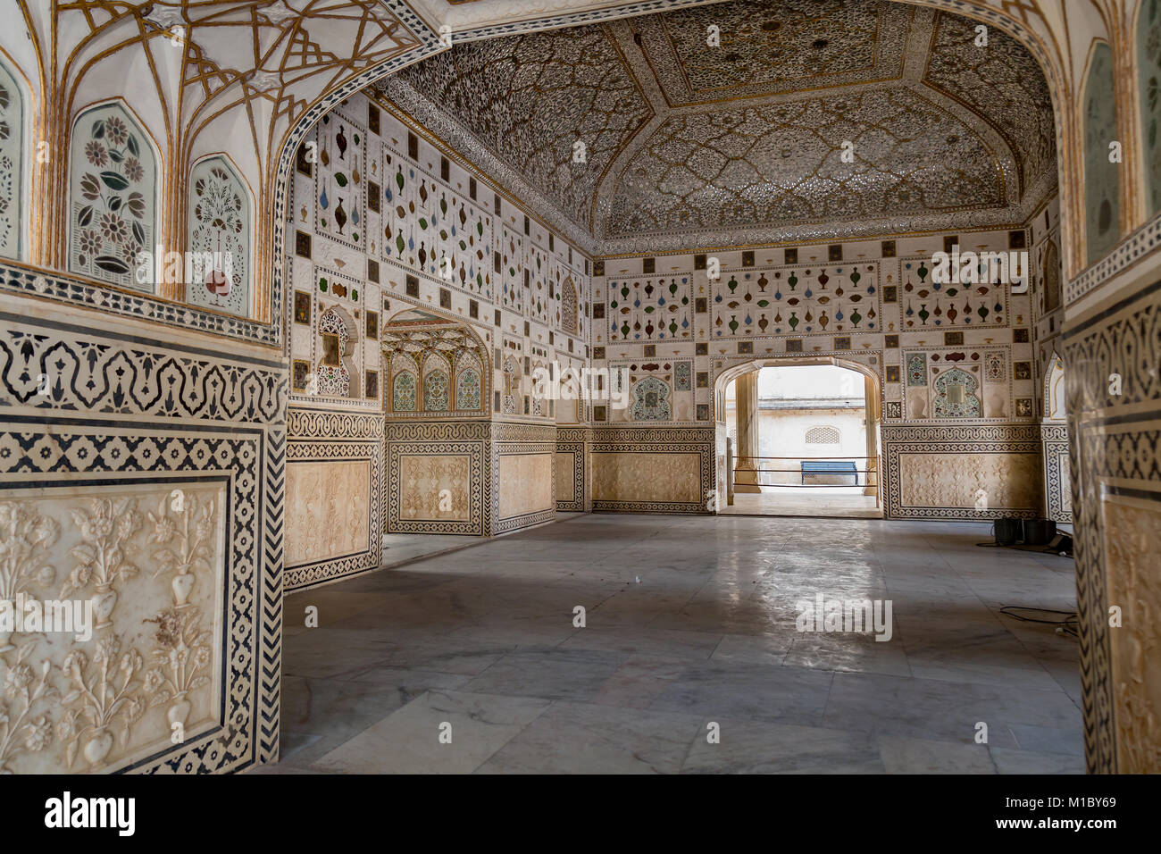 Amber Fort, Jaipur von Sheesh Mahal - komplizierte Architektur Wall Art mit Mosaik Gläser und Spiegel. Stockfoto
