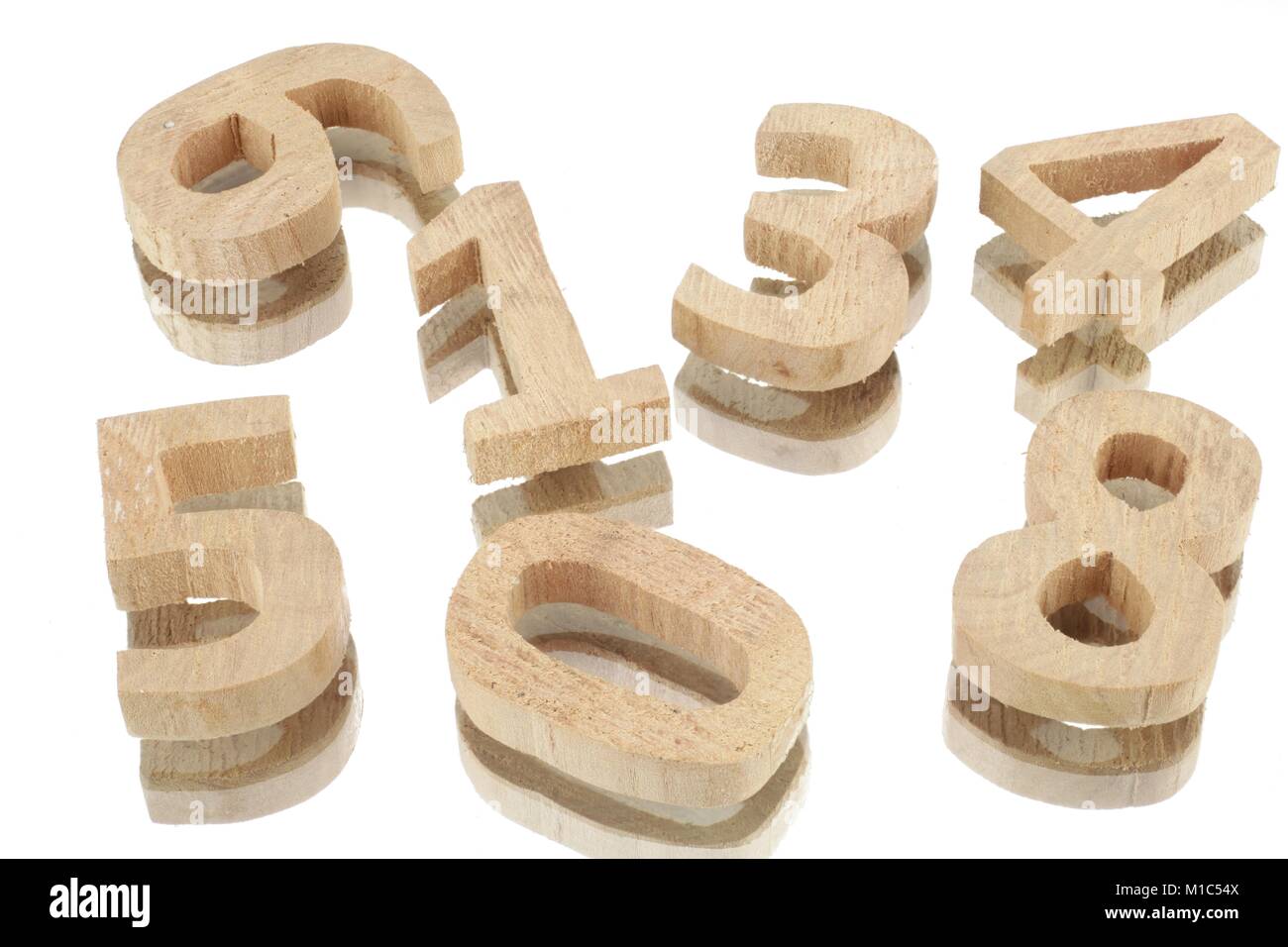 Weißer Hintergrund mit einer unterschiedlichen Anzahl von Holz Stockfoto Weißer Hintergrund mit einer unterschiedlichen Anzahl von Holz Stockfoto