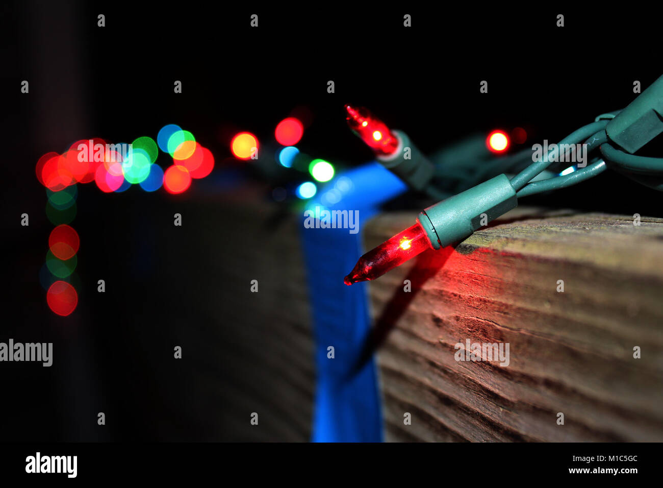 Schöne Weihnachtsbeleuchtung für die Feiertage Stockfoto