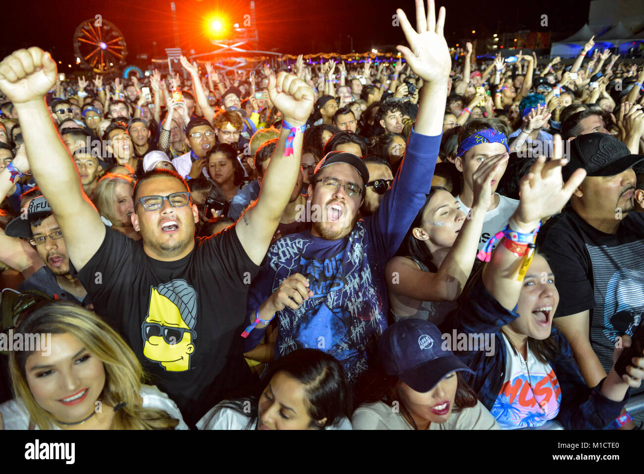 Las Vegas, Nevada - 23. September 2017 - Eine aufgeregte Menschenmenge in das Leben ist schön Festival Tag 2 in der Innenstadt von Las Vegas. Stockfoto