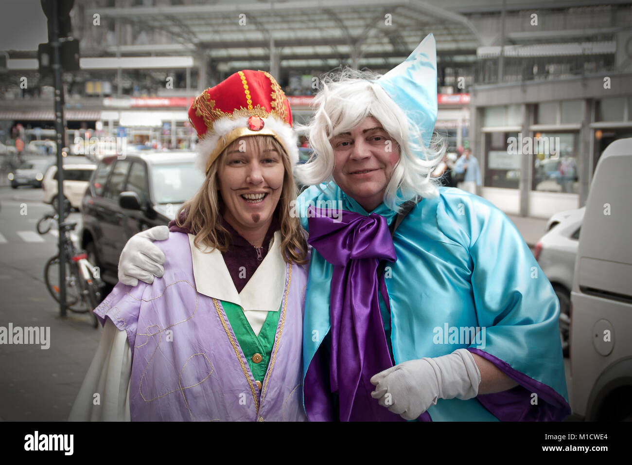 Karneval in Köln, verschleierte Paar Stockfoto
