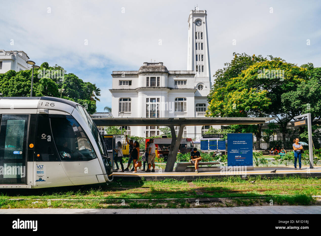 Gemeinde von Rio de Janeiro VLTs Fahrzeug light rail im Jahr 2016 eingeführt, die in der Innenstadt läuft Stockfoto