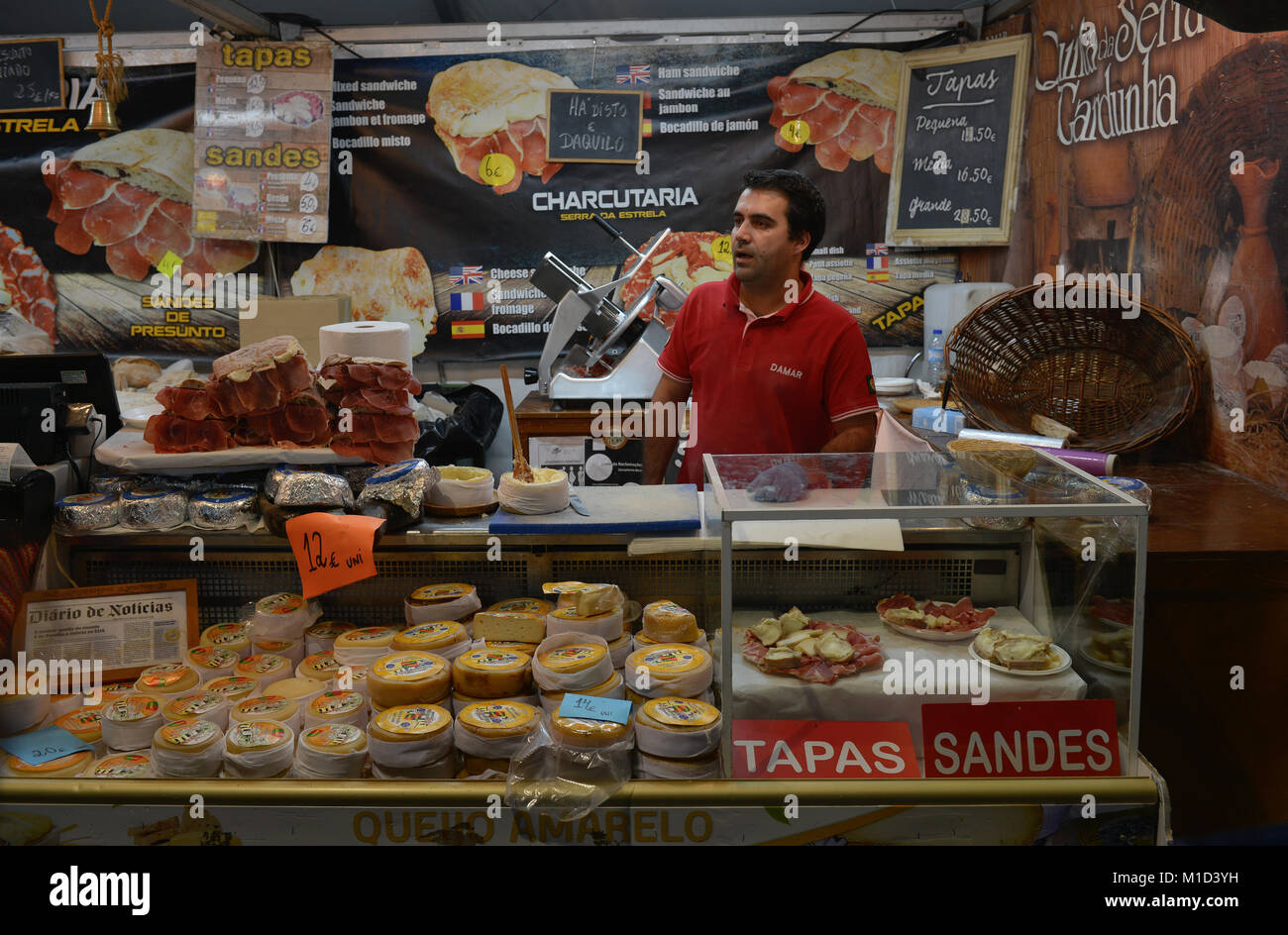 Wochenmarkt 'Mercado', Praca da Figueira da Baixa, Lissabon, Portugal, Wochenmarkt 'Mercado', da Baixa Praça da Figueira, Lissabon Stockfoto