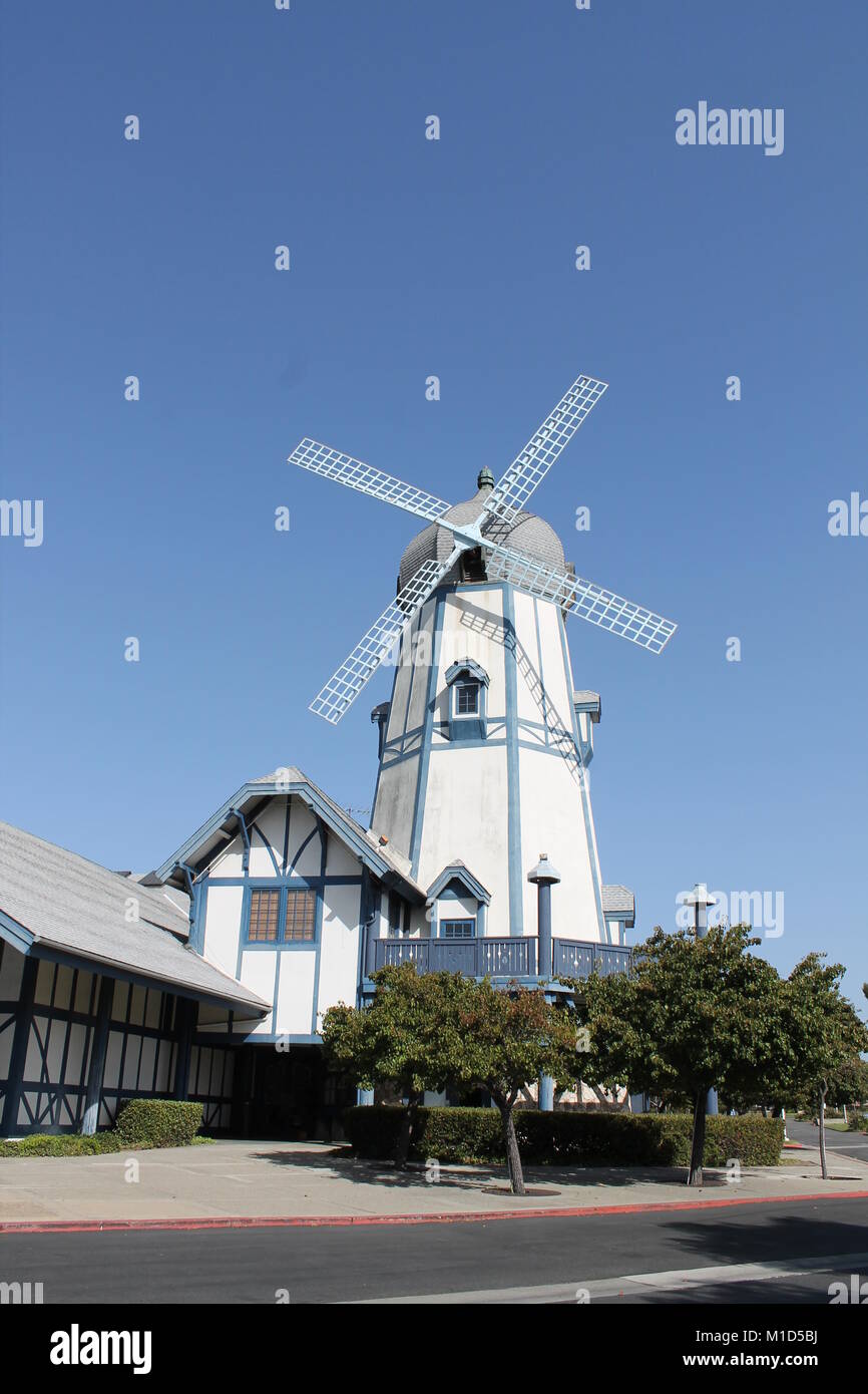 Strand Wellen Dichtung Ozean Meer Bauernhof Mühle Vögel seagull pelican San Diego Stockfoto