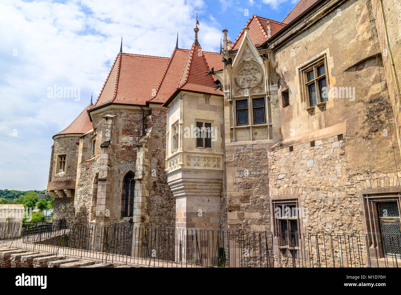 Corvin Schloss, mittelalterliche Burg in Hunedoara, Siebenbürgen, Rumänien. Juni 2017. Stockfoto