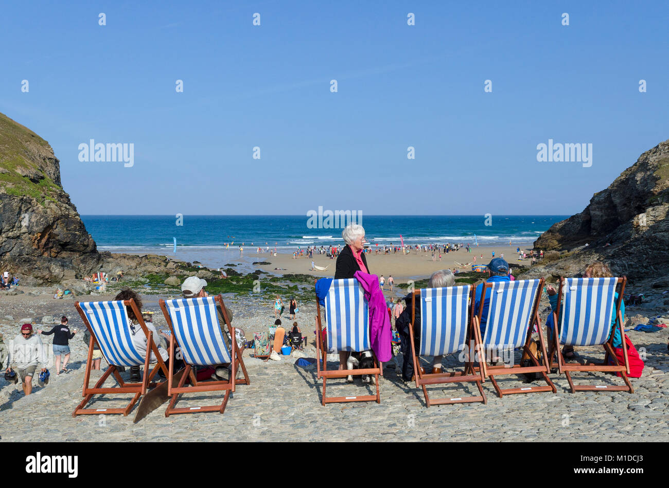 Sommer in Chapel Porth Beach in der Nähe von st. Agnes in Cornwall, England, Großbritannien, Großbritannien. Stockfoto