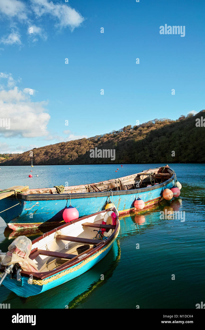 Fischerboote auf dem tresillian River in der Nähe von Truro in Cornwall, England, Großbritannien, Großbritannien. Stockfoto