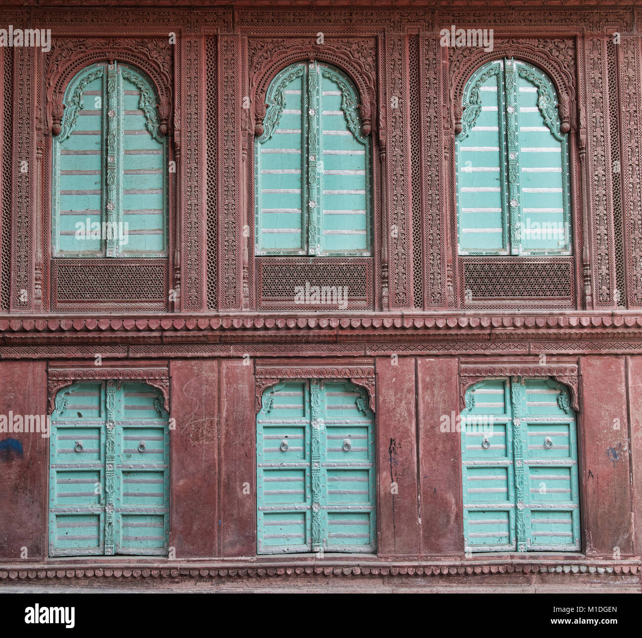 Die schöne Architektur auf alten haveli Wohnungen, Bikaner, Rajasthan, Indien Stockfoto