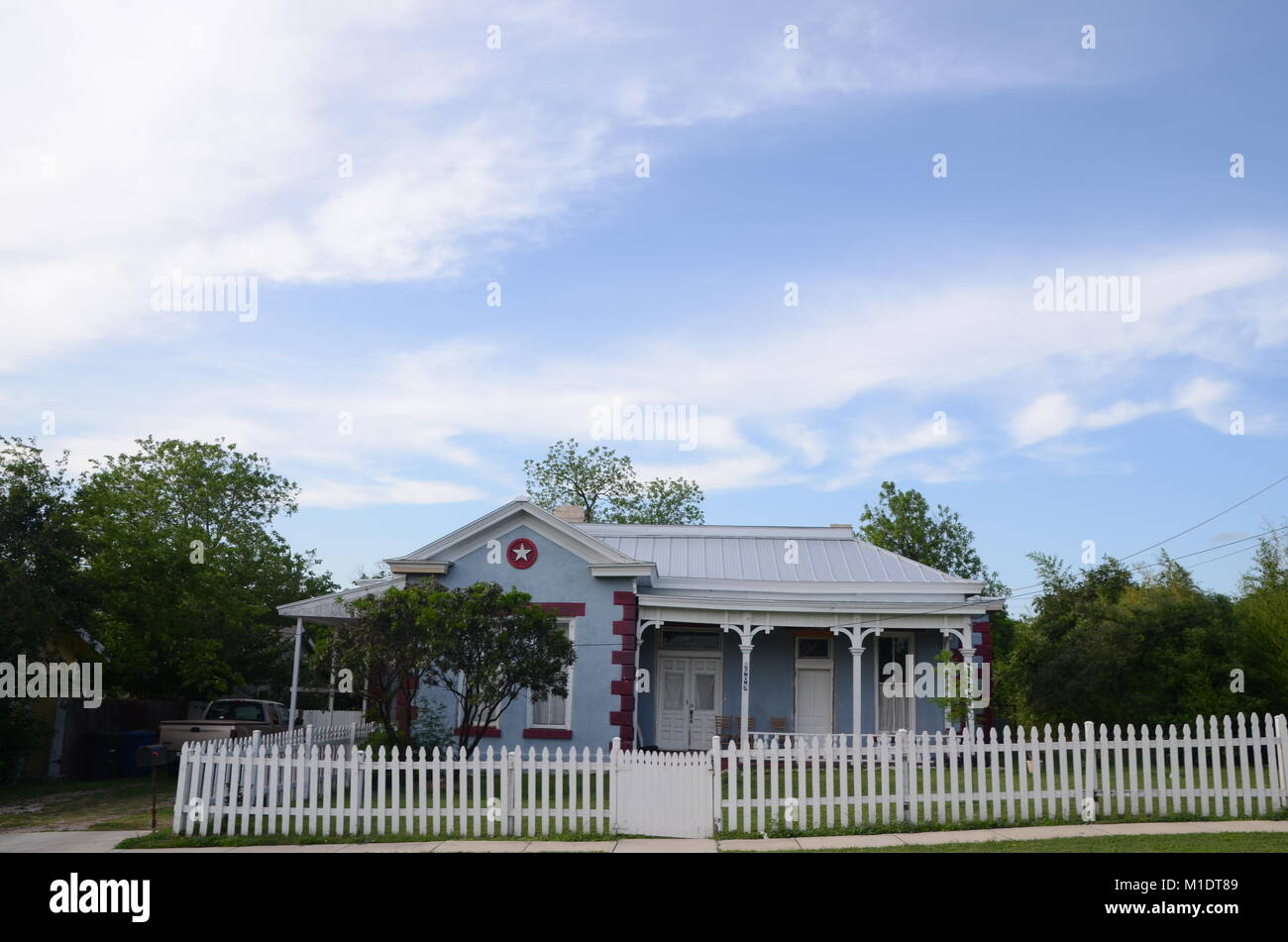 Eine alte Holzhaus in dignowty Hügel San antonio Texas USA Stockfoto