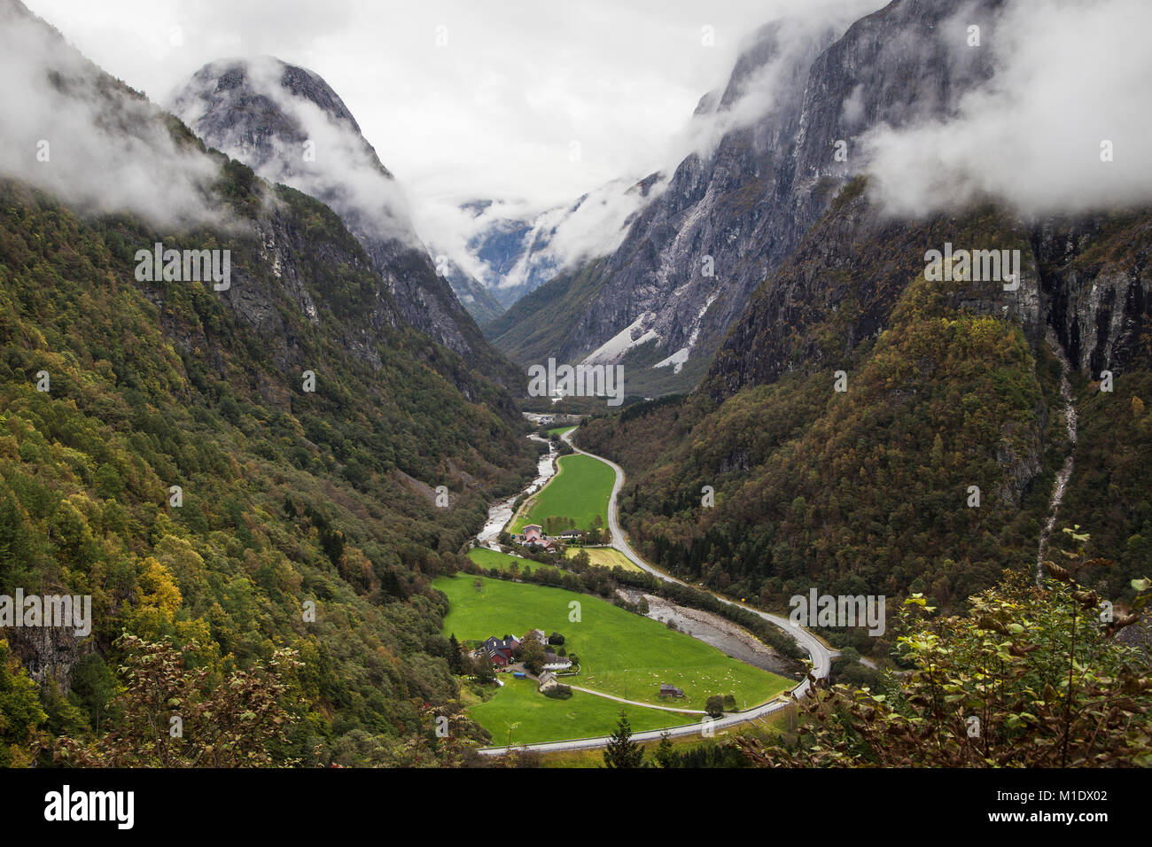 Blick auf das Tal von naeroy Stalheim, Nord-Norwegen, Norwegen. Stockfoto