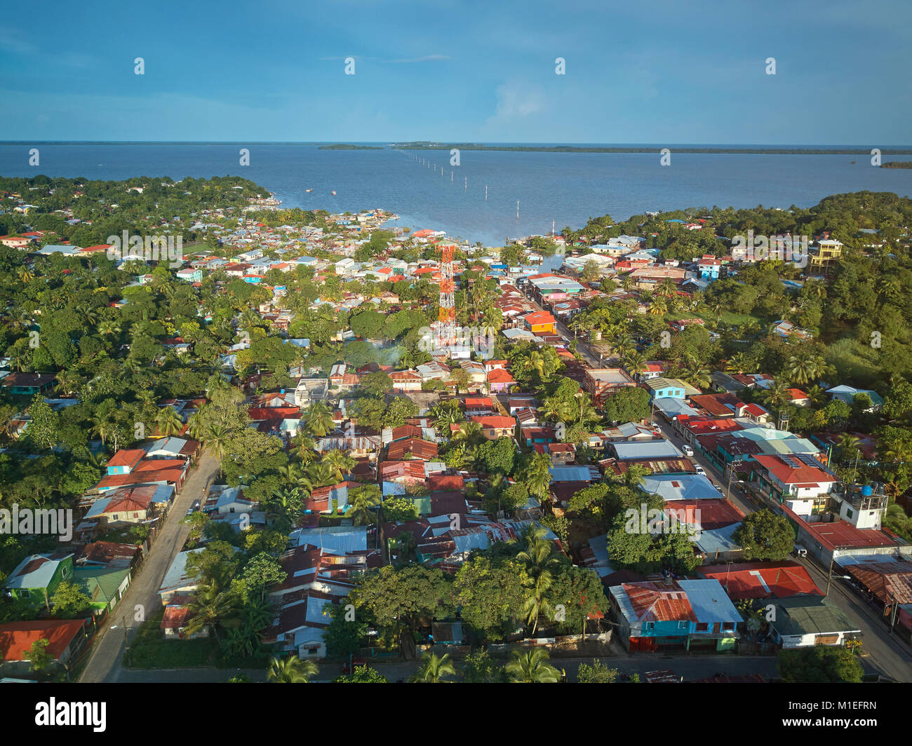 Stadtbild von Bluefields oben Blick von drohne Stockfoto