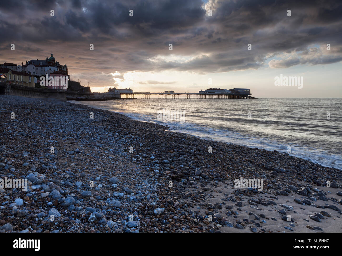 Cromer Pier bei Sonnenuntergang, auf North Norfolk Coast. Stockfoto