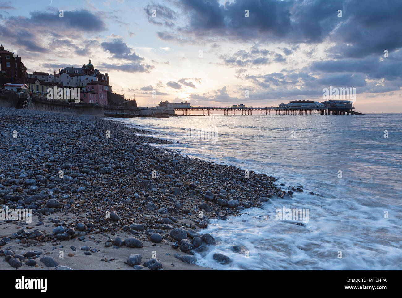 Cromer Pier bei Sonnenuntergang, auf North Norfolk Coast. Stockfoto