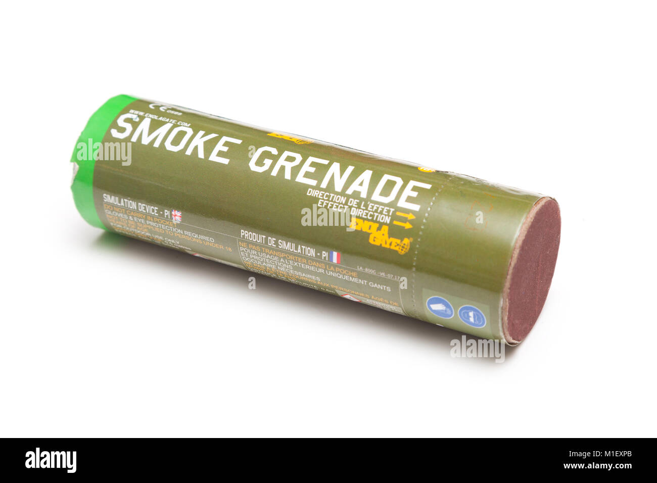 Grüner rauch Granate für auf einem weißen studio Hintergrund isoliert Paintballing verwendet. Stockfoto