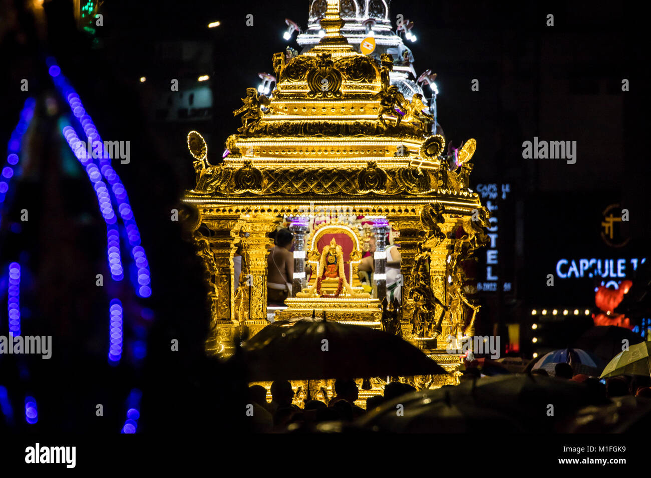 Kuala Lumpur, Malaysia. 29 Jan, 2018. Debüt der Goldene Wagen, und sich dem Lord Murugan Silber Wagen nach Batu Höhlen Thaipusam Festival zum ersten Mal. Credit: Danny Chan/Alamy leben Nachrichten Stockfoto