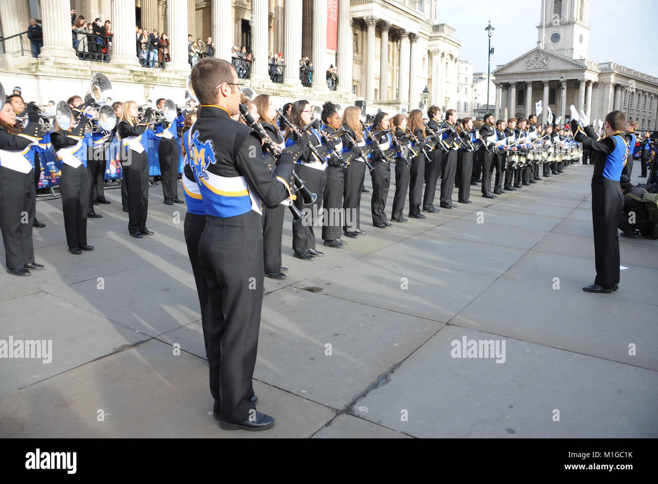 New Year's Day Parade, Hosts eine Vorschau auf dem Trafalgar Square in London, präsentiert die top Marching Bands aus den USA, Mcnneese State University marching band, Dance Sensation Zoonation, Barrington High School Marching Band, Marching Band aus New York, kulturelle Bolivien Großbritannien, führenden Popsänger Iness, aus Kroatien, und der Gastauftritt von Eddie The Eagle bietet: Atmosphäre, Wo: London, Großbritannien Wann: 30 Dec 2017 Credit: WENN.com Stockfoto
