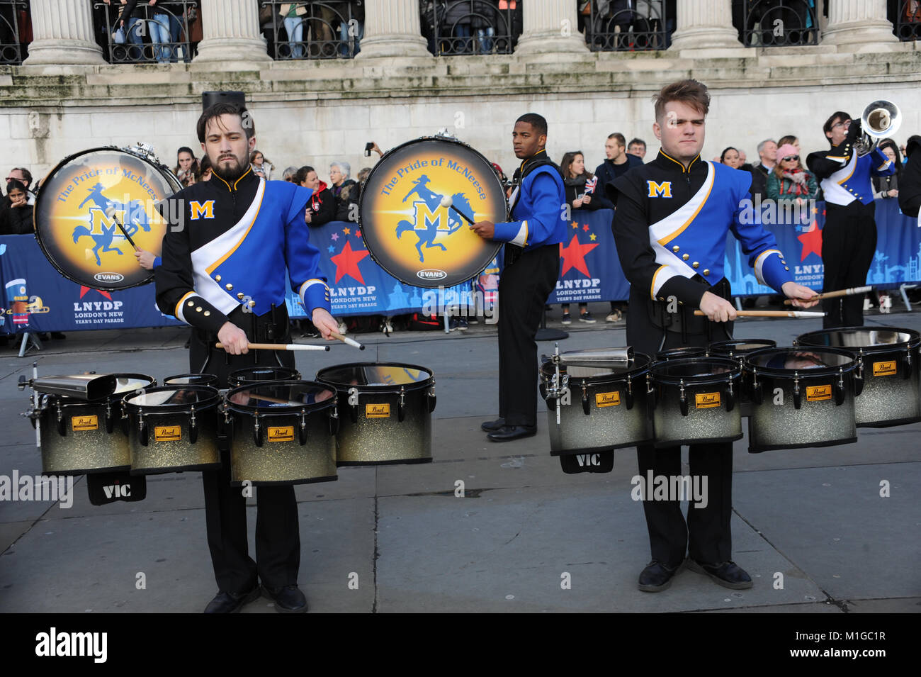 New Year's Day Parade, Hosts eine Vorschau auf dem Trafalgar Square in London, präsentiert die top Marching Bands aus den USA, Mcnneese State University marching band, Dance Sensation Zoonation, Barrington High School Marching Band, Marching Band aus New York, kulturelle Bolivien Großbritannien, führenden Popsänger Iness, aus Kroatien, und der Gastauftritt von Eddie The Eagle bietet: Atmosphäre, Wo: London, Großbritannien Wann: 30 Dec 2017 Credit: WENN.com Stockfoto