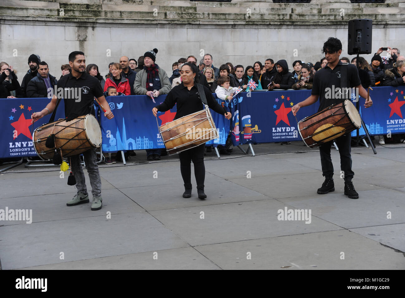 New Year's Day Parade, Hosts eine Vorschau auf dem Trafalgar Square in London, präsentiert die top Marching Bands aus den USA, Mcnneese State University marching band, Dance Sensation Zoonation, Barrington High School Marching Band, Marching Band aus New York, kulturelle Bolivien Großbritannien, führenden Popsänger Iness, aus Kroatien, und der Gastauftritt von Eddie The Eagle bietet: Atmosphäre, Wo: London, Großbritannien Wann: 30 Dec 2017 Credit: WENN.com Stockfoto