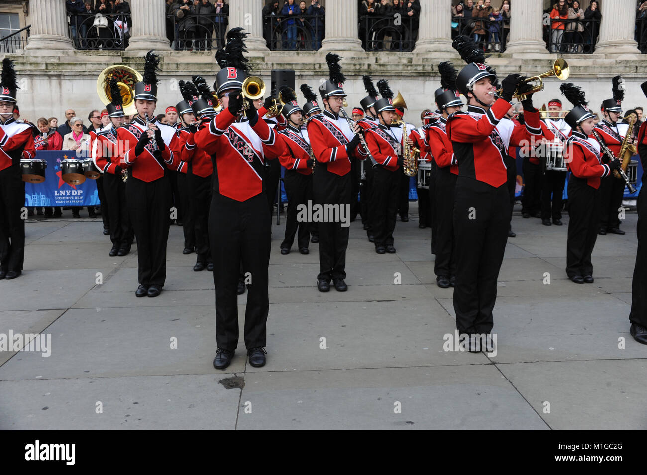 New Year's Day Parade, Hosts eine Vorschau auf dem Trafalgar Square in London, präsentiert die top Marching Bands aus den USA, Mcnneese State University marching band, Dance Sensation Zoonation, Barrington High School Marching Band, Marching Band aus New York, kulturelle Bolivien Großbritannien, führenden Popsänger Iness, aus Kroatien, und der Gastauftritt von Eddie The Eagle bietet: Atmosphäre, Wo: London, Großbritannien Wann: 30 Dec 2017 Credit: WENN.com Stockfoto