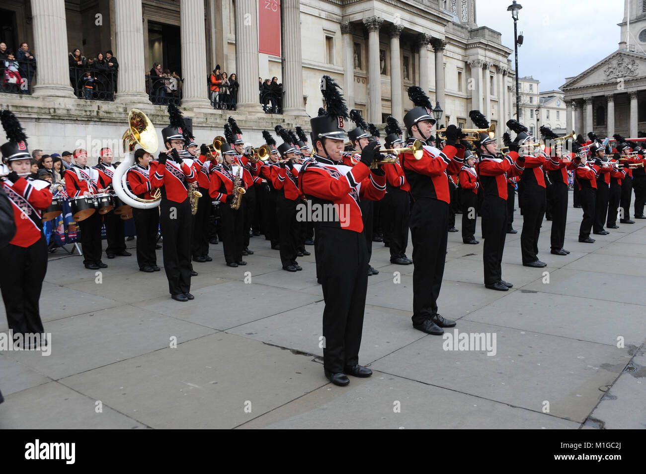 New Year's Day Parade, Hosts eine Vorschau auf dem Trafalgar Square in London, präsentiert die top Marching Bands aus den USA, Mcnneese State University marching band, Dance Sensation Zoonation, Barrington High School Marching Band, Marching Band aus New York, kulturelle Bolivien Großbritannien, führenden Popsänger Iness, aus Kroatien, und der Gastauftritt von Eddie The Eagle bietet: Atmosphäre, Wo: London, Großbritannien Wann: 30 Dec 2017 Credit: WENN.com Stockfoto