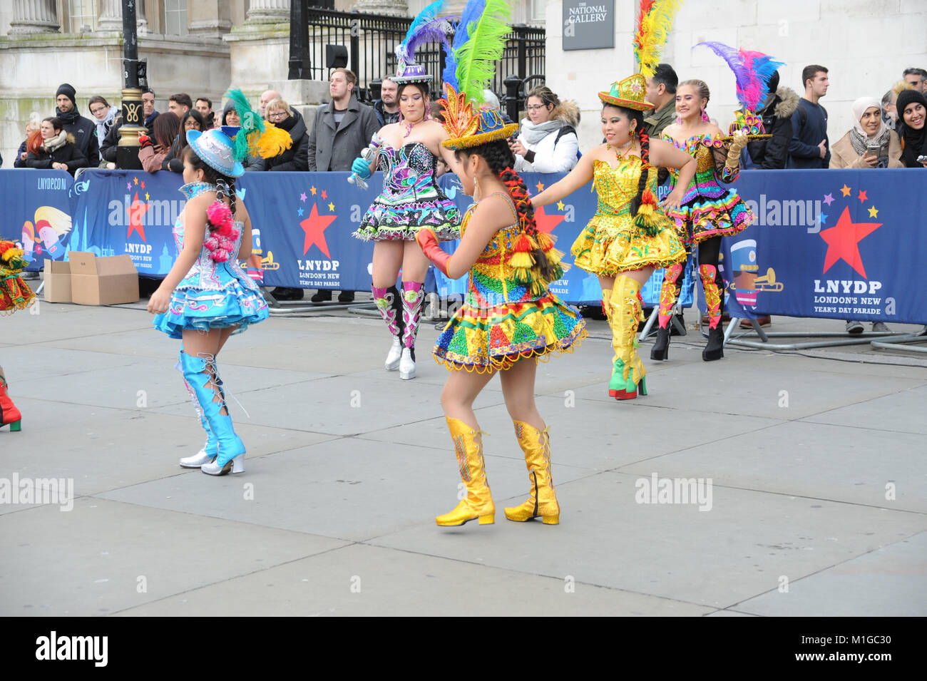 New Year's Day Parade, Hosts eine Vorschau auf dem Trafalgar Square in London, präsentiert die top Marching Bands aus den USA, Mcnneese State University marching band, Dance Sensation Zoonation, Barrington High School Marching Band, Marching Band aus New York, kulturelle Bolivien Großbritannien, führenden Popsänger Iness, aus Kroatien, und der Gastauftritt von Eddie The Eagle bietet: Atmosphäre, Wo: London, Großbritannien Wann: 30 Dec 2017 Credit: WENN.com Stockfoto