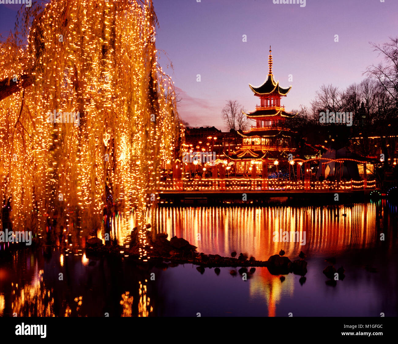 Die Tivoli Gärten für Weihnachten, Kopenhagen, Dänemark eingerichtet. Stockfoto