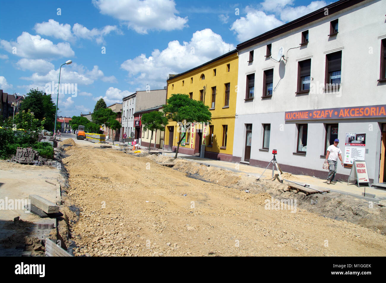 Die Innenstadt und die Straßen mit Bürger und alte renoviert oder neue Häuser in Lubliniec, POLEN Stockfoto