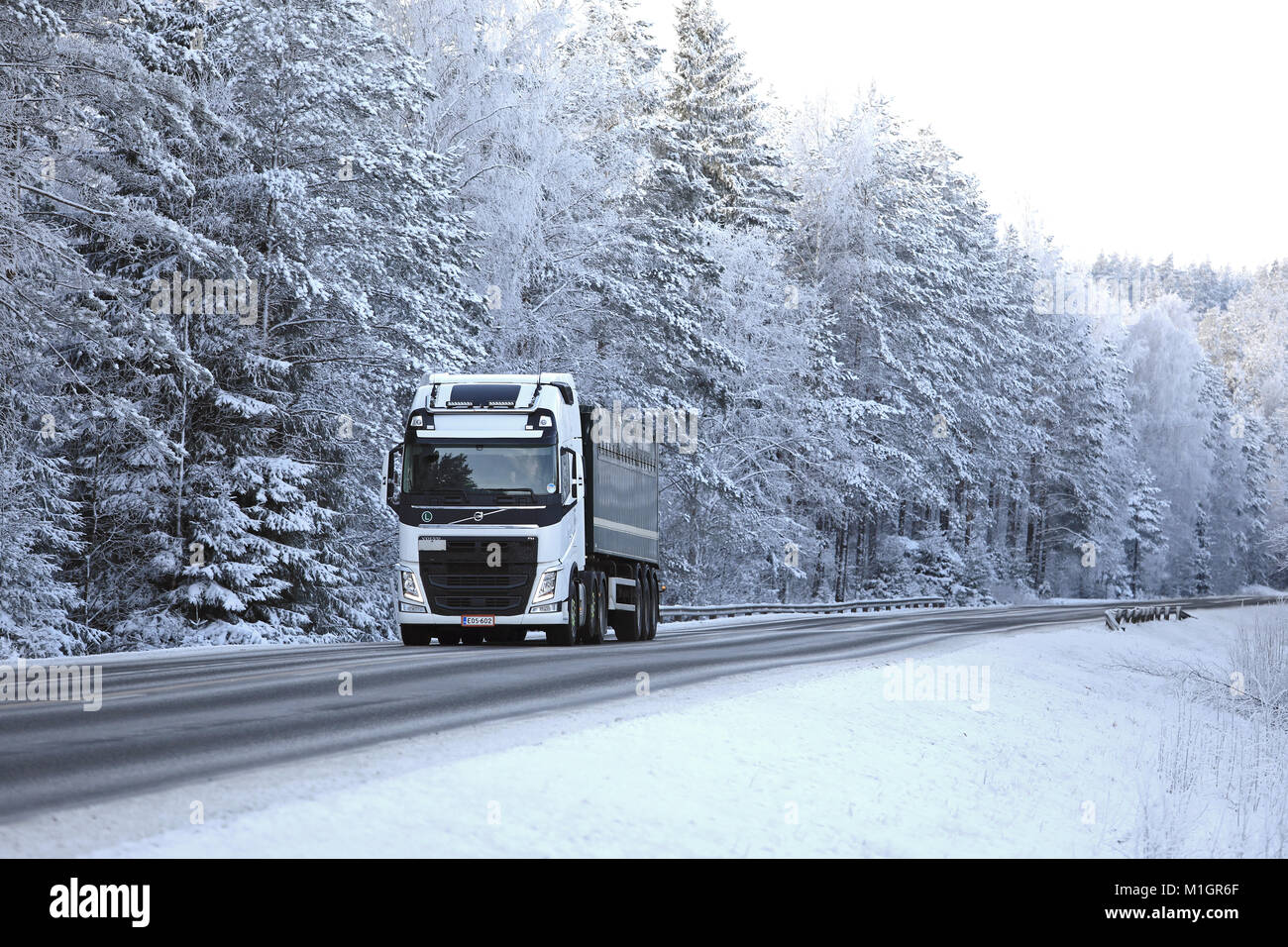Lkw lkw schnee wetter -Fotos und -Bildmaterial in hoher Auflösung – Alamy