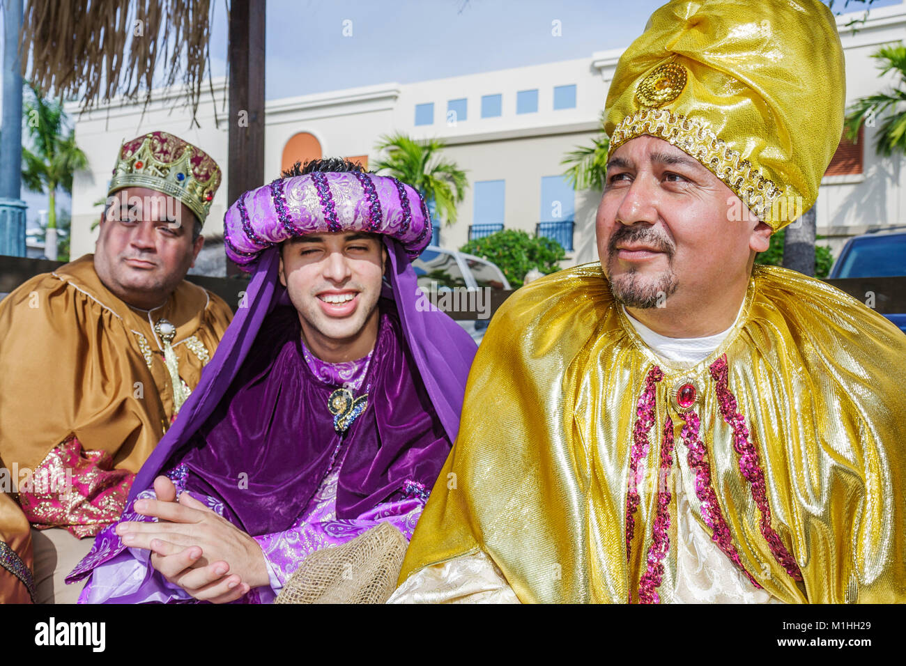 Miami Florida, Little Havana, Calle Ocho, Tres Reyes Magos, drei 3 Kings Day, Magi, hispanische religiöse Feier, Tradition, Kostüm, Turban, FL080113024 Stockfoto