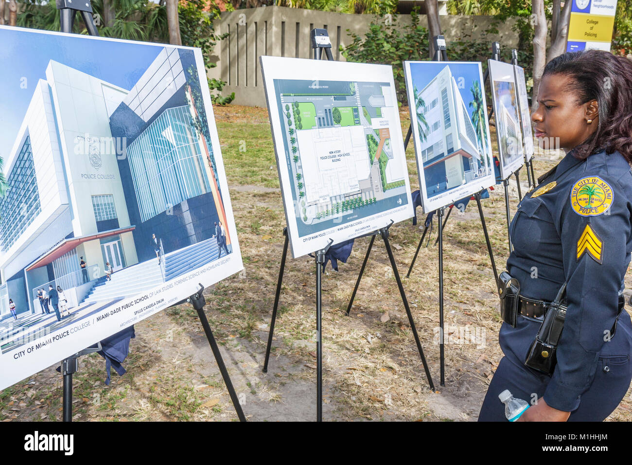 Miami Florida, College of Policing, Spatenstich, Strafverfolgung, Bildung, Kriminologie, Polizistin, Architekturrendering, Pläne, Schwarze Schwarze Stockfoto