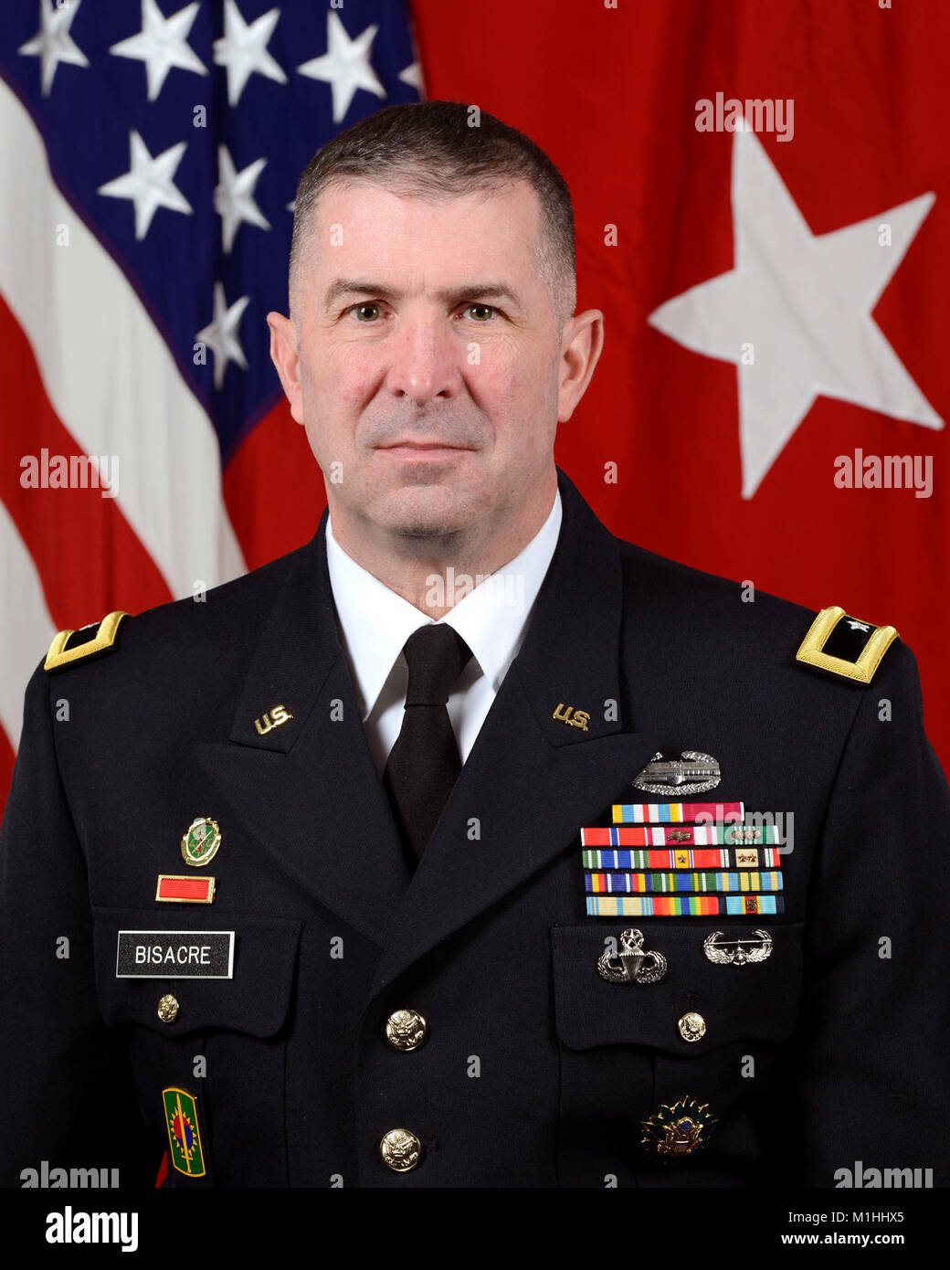 Brian R., Bisacre Brigader Allgemeine Stellvertreter des stellvertretenden kommandierenden General, strafrechtliche Ermittlungen Division/kommandierenden General der Armee Korrekturen Befehl, stellt für seine offizielle Portrait in der Armee portrait Studio in das Pentagon in Arlington, Virginia, Dez. 15, 2017. (U.S. Armee Stockfoto