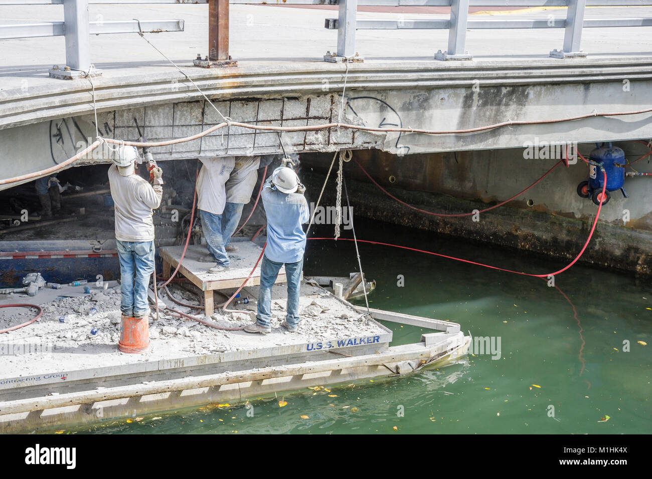 Florida, Miami Beach Convention Center, fahren, Brücke, reparieren, Beton, Hut, Presslufthammer, FL080119081 Stockfoto