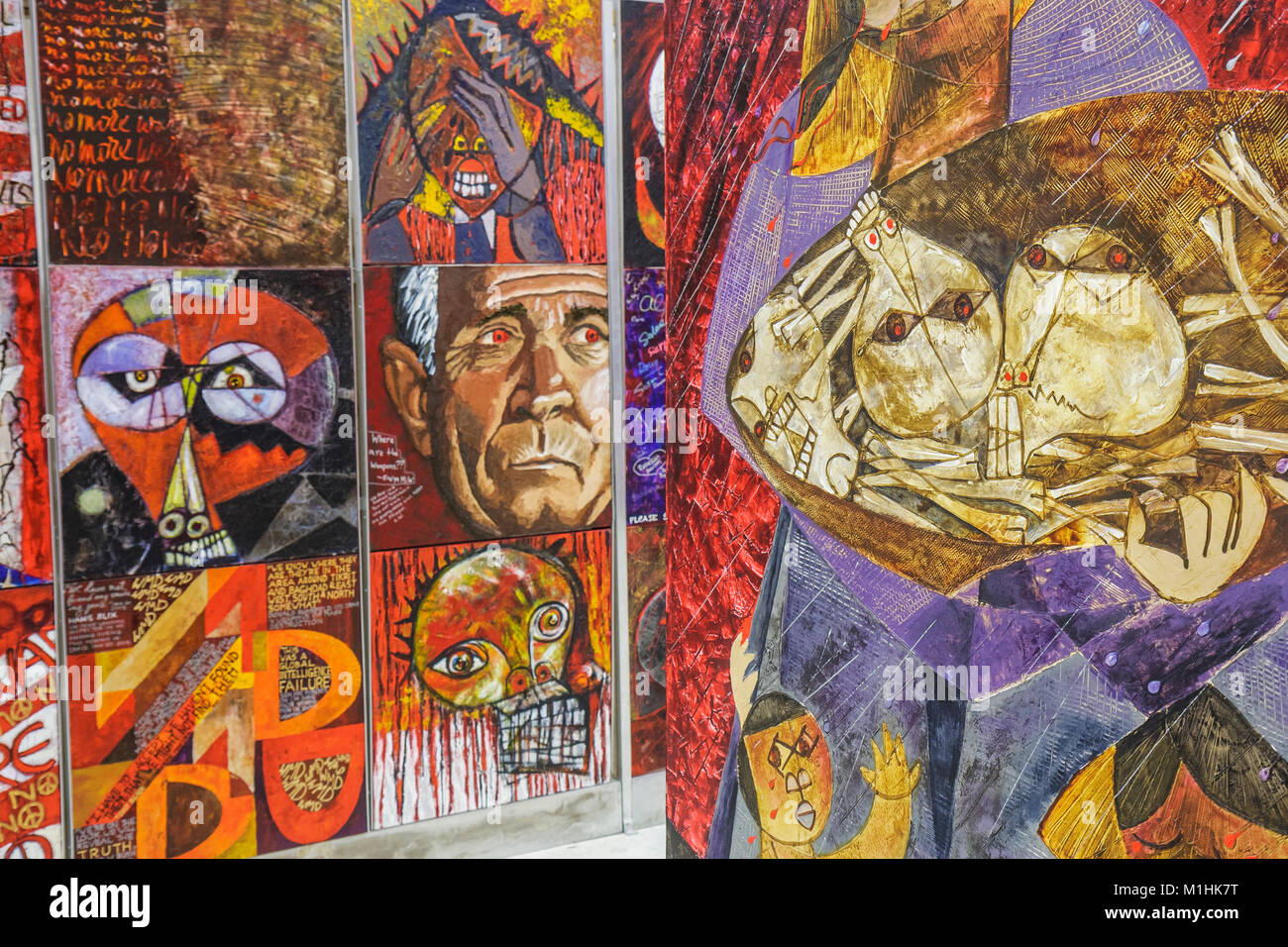 Miami Beach Florida, Washington Avenue, Friedensaktivistin, asiatischer Künstler Huong, Malerei, Anti-Krieg, Galerie, Galerien, Händler, Händler, Galerien, Galerien, Sammlung, FL0801 Stockfoto