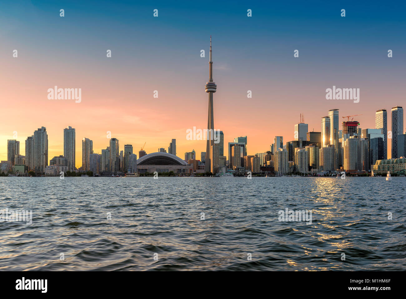 Toronto Skyline bei Sonnenuntergang. Stockfoto