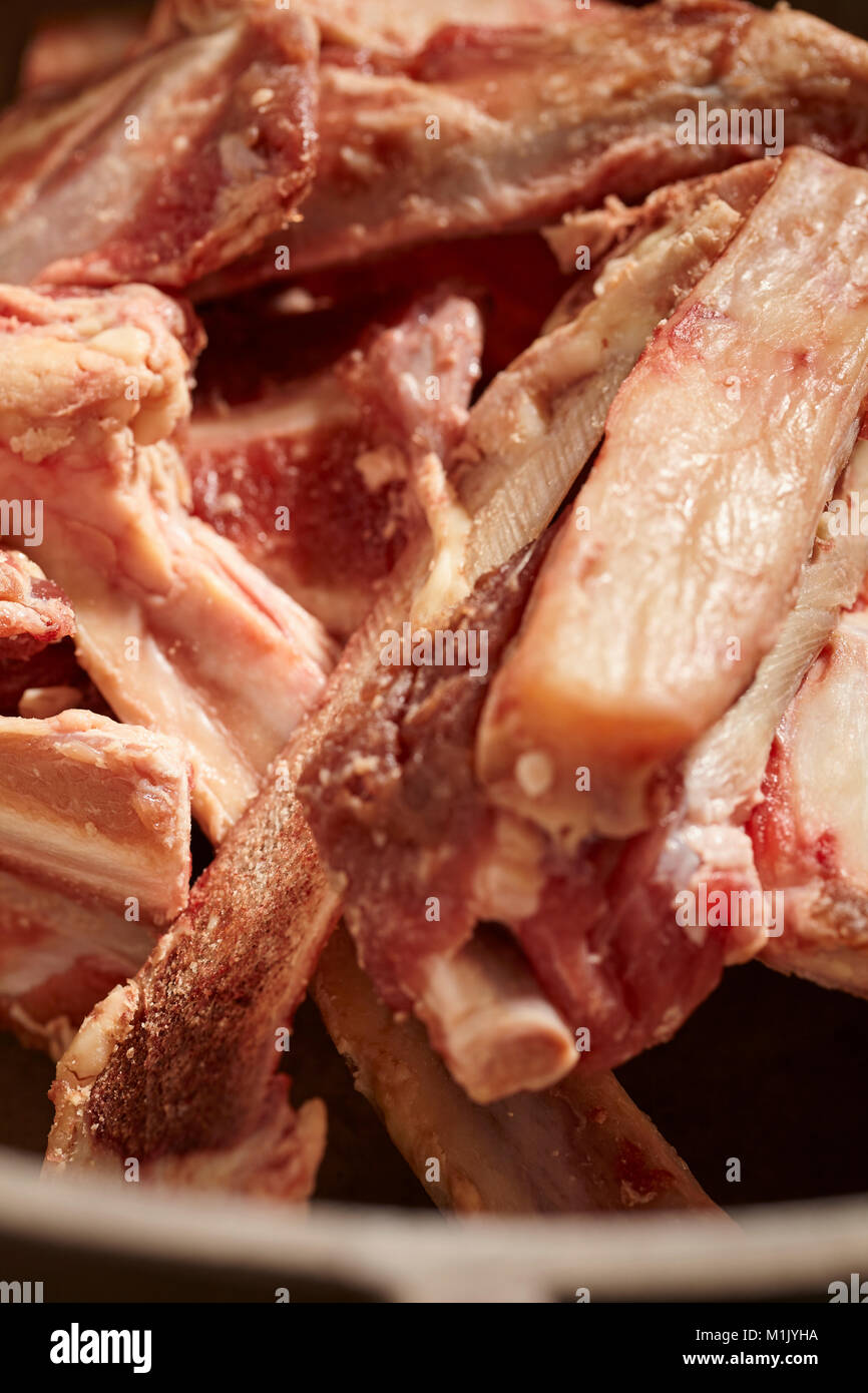 Rohes Rindfleisch Knochen für Suppe, Brühe, oder Lager Stockfoto