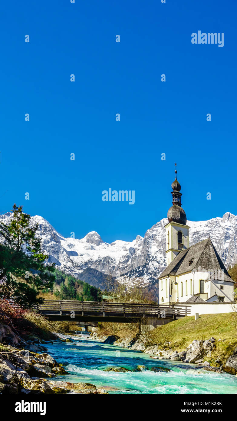 Kirche in der Ramsau in den Bayerischen Alpen. Stockfoto