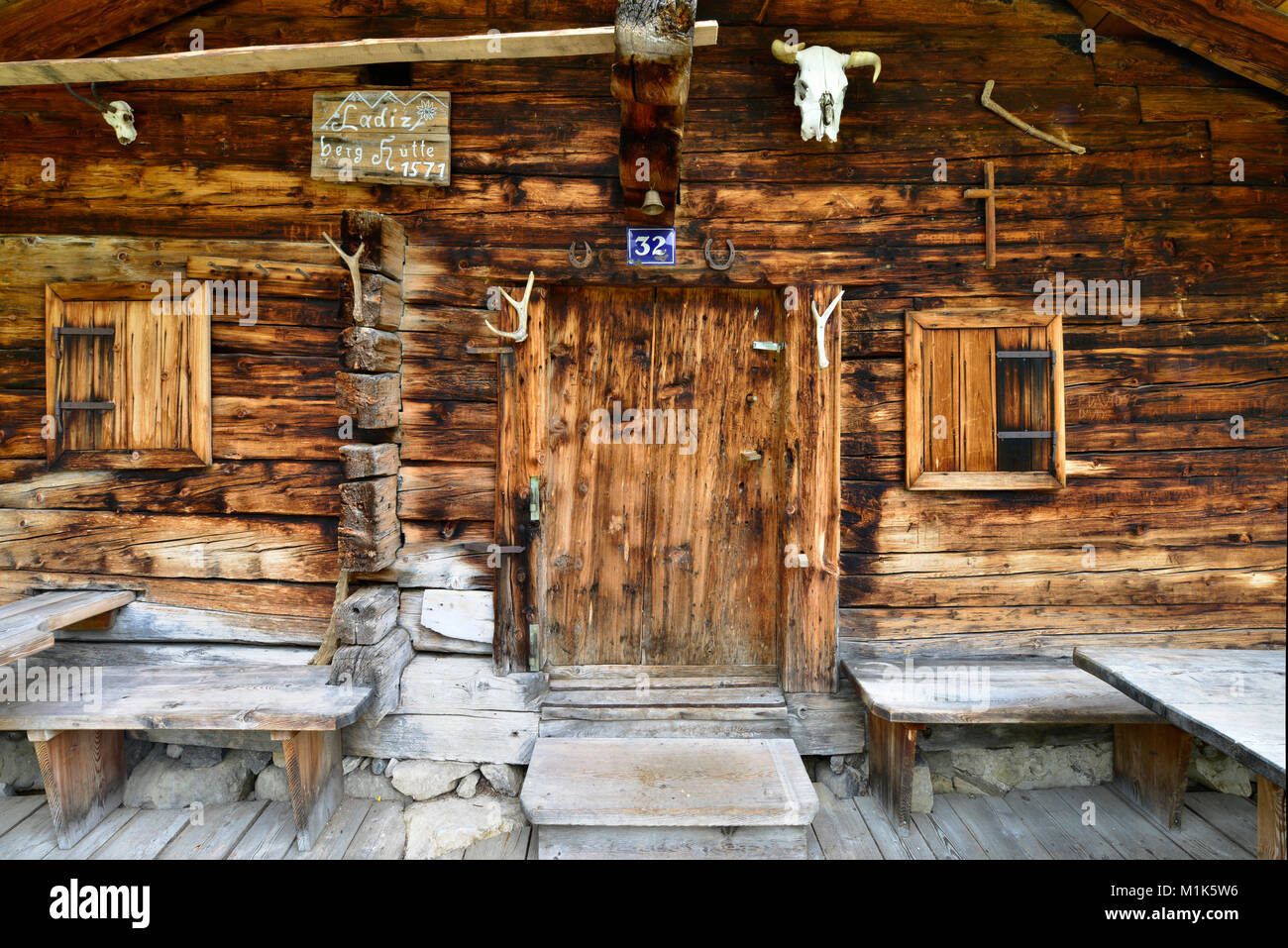 Traditionelle Blockhütte Stockfotos und -bilder Kaufen - Alamy