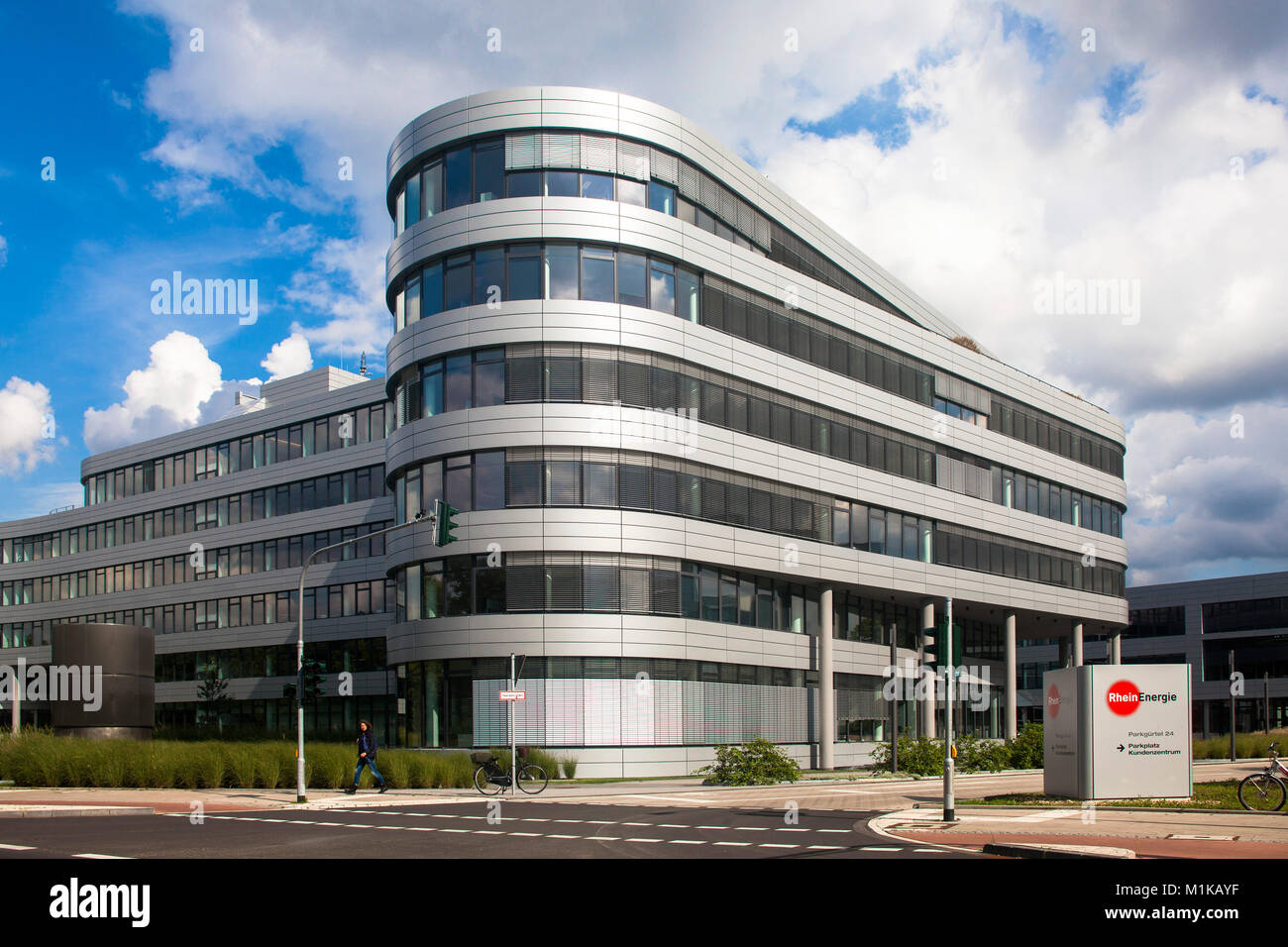 Deutschland, Köln, Sitz der Stromversorger RheinEnergie an der Straße Parkguertel. Deutschland, Koeln, Hauptzentrale des Energieversor Stockfoto