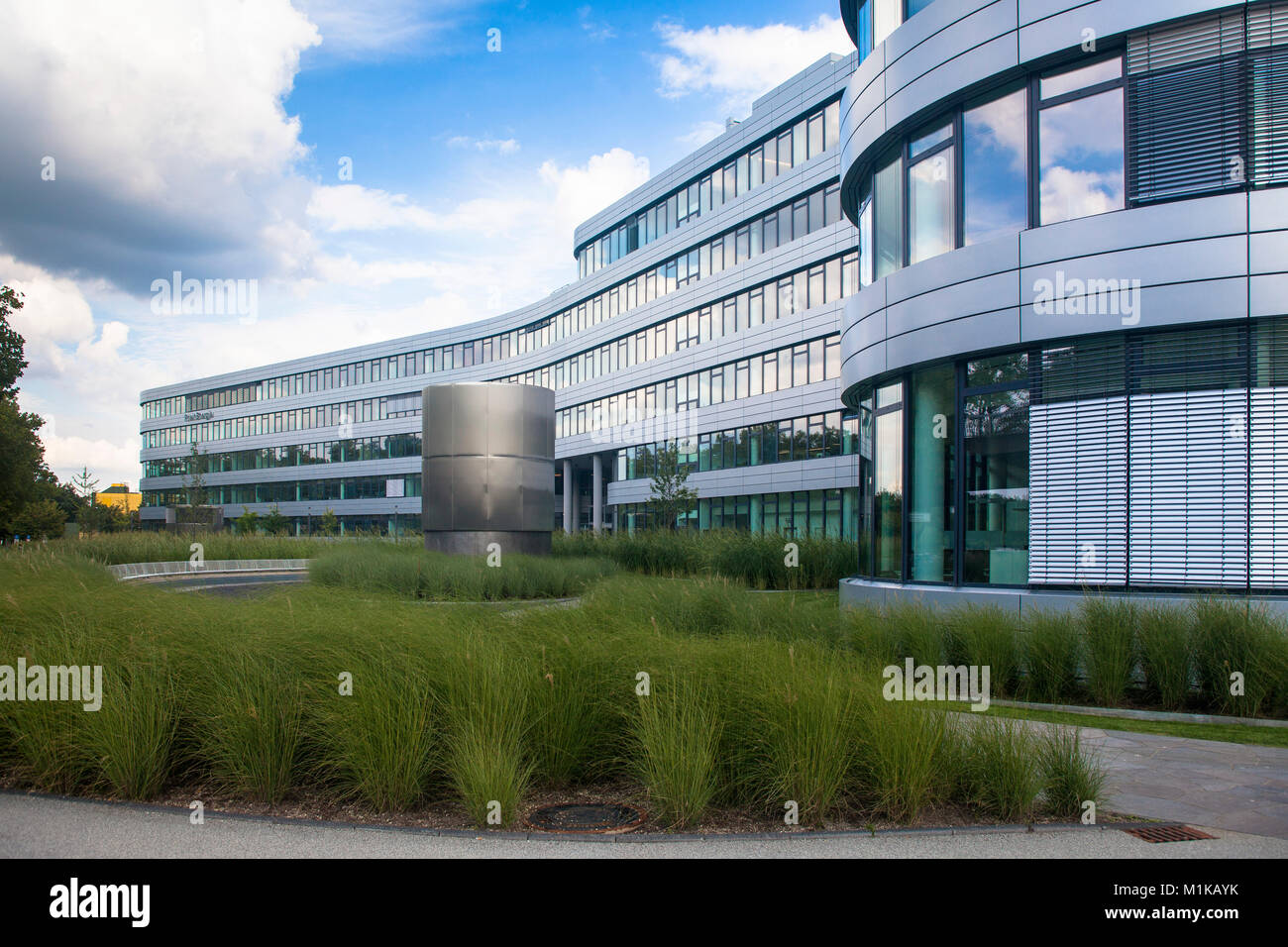 Deutschland, Köln, Sitz der Stromversorger RheinEnergie an der Straße Parkguertel. Deutschland, Koeln, Hauptzentrale des Energieversor Stockfoto