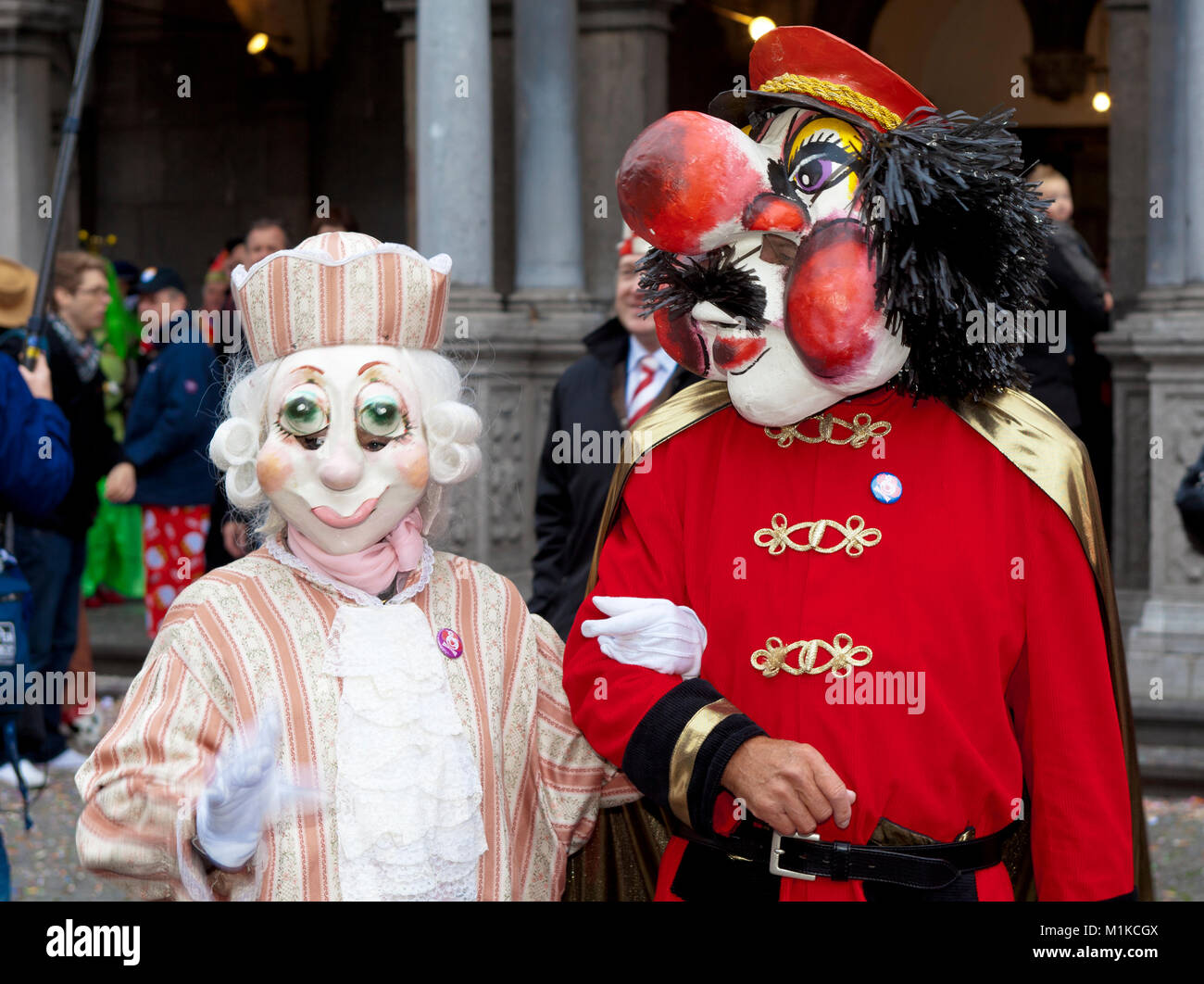 Europa, Deutschland, Nordrhein-Westfalen, Köln, Karneval, brautpaar am 11. November 2011 (11.11.11, jedes Jahr an diesem Datum der Karneval beginnt) Le Stockfoto