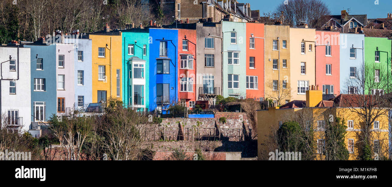 Bunte Reihenhäuser über Bristol Schwimmenden Hafen in Clifton Holz Bristol UK Stockfoto