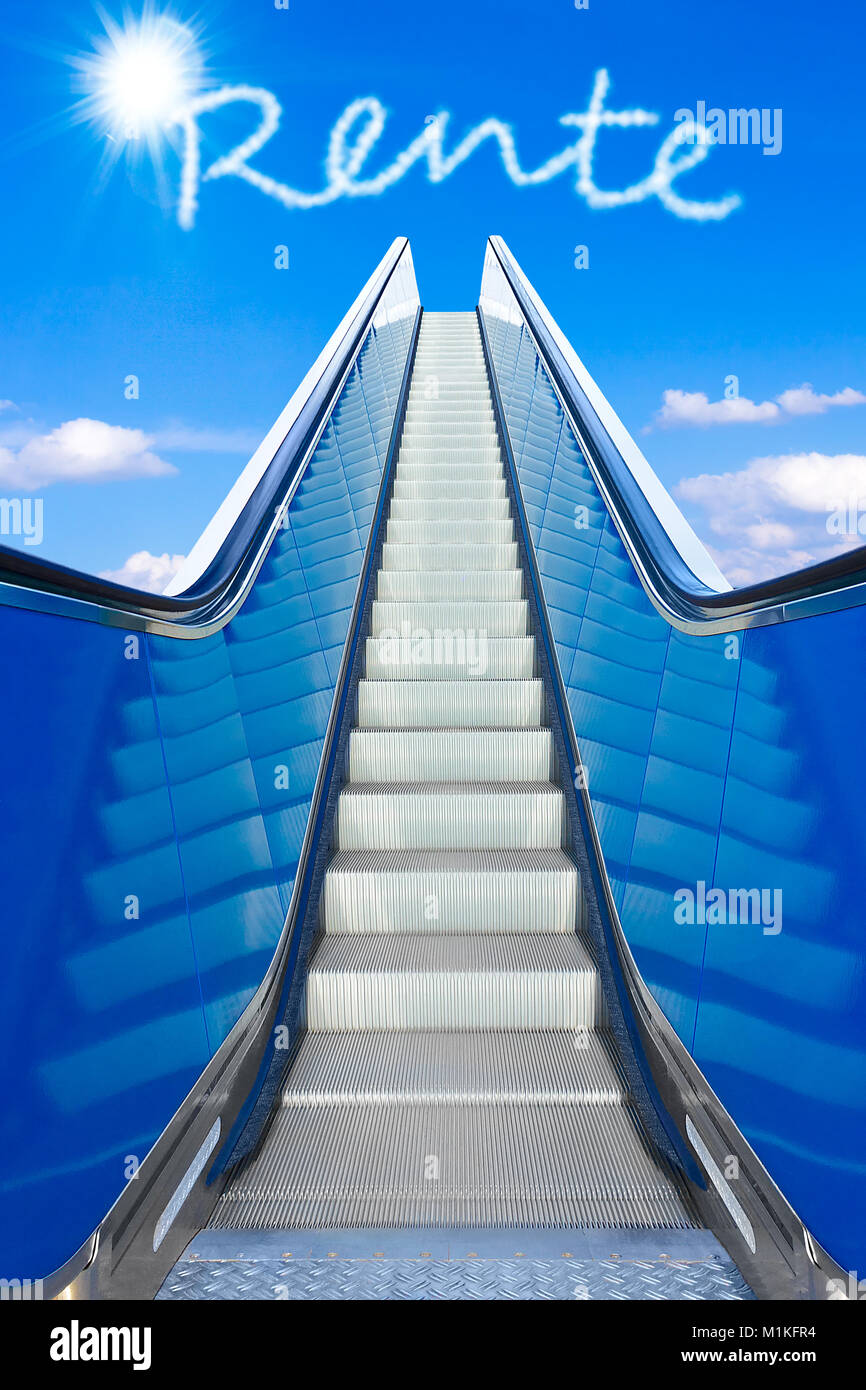 Rolltreppe in einem blauen Himmel, Konzept der Leistung, deutsche Text RENTE, Rente oder Pension Stockfoto