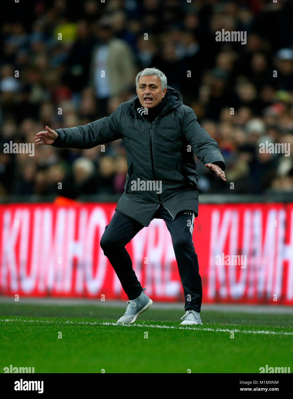 London, Großbritannien. 31. Januar 2018. Jose Mourinho Manager von Manchester United in der Premier League Match zwischen Tottenham Hotspur Manchester und Ungebundener im Wembley Stadion, London, UK gespielt. Credit: Headlinephoto/Alamy englische Premier und Football League Bilder nur in einem redaktionellen Kontext verwendet werden. DataCo Ltd +44 207 864 9121. Credit: Jason Mitchell/Alamy leben Nachrichten Stockfoto