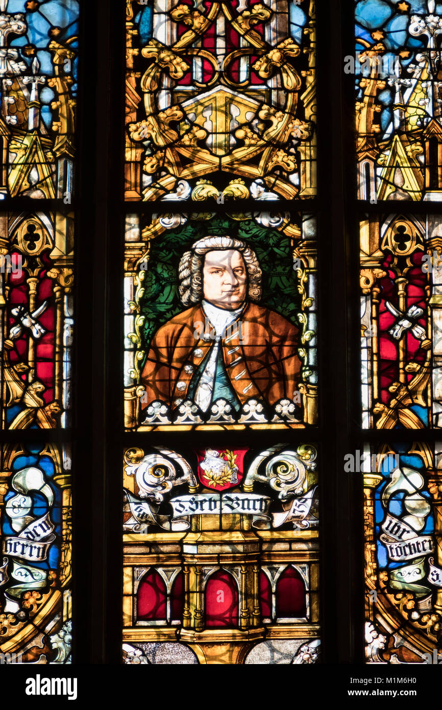Die J S Bach Fenster in St. Thomas Kirche, wo Johann Sebastian Bach als Kapellmeister von 1723 bis zu seinem Tod im Jahre 1750, Leipzig, Deutschland Stockfoto